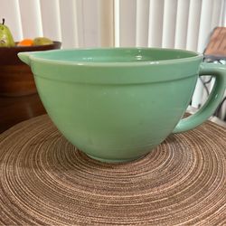 Vintage Anchor hocking  jadeite fire king mixing bowl  2.5 quart