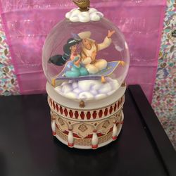 Aladdin Disney Snow Globe 
