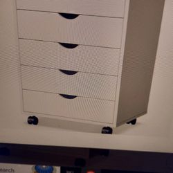Brand New Compact Wooden Dresser/Storage 5 Drawers 