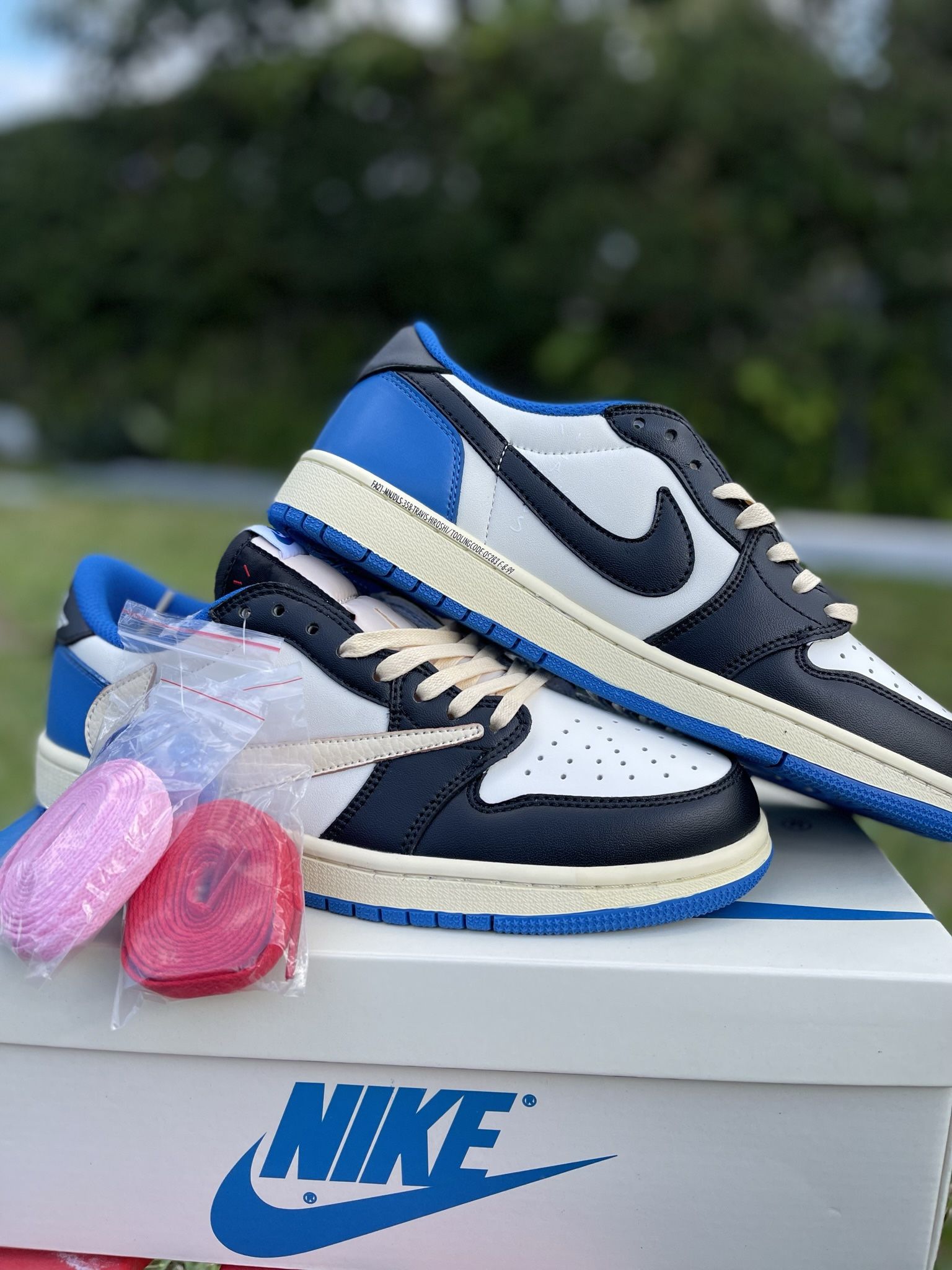 Jordan 1 Retro Low Travis Scott 'Fragments'