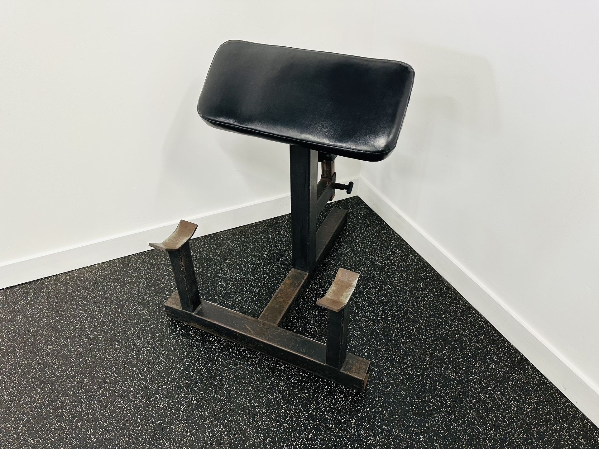 Preacher Curl - Bicep Bench - Gym Equipment - Workout