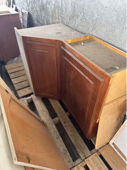 Brown Kitchen Cabinets