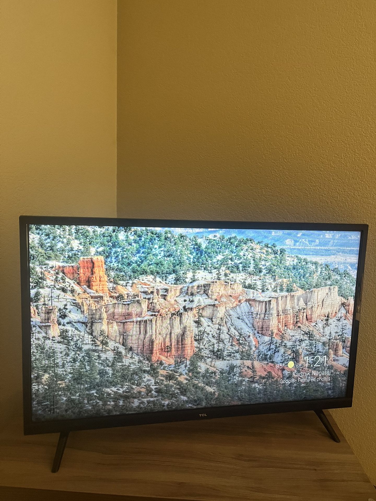 TCL Bedroom Tv