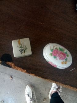 Two ring holders