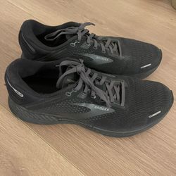 MOVING SALE - Brooks Adrenaline running shoes (men’s 10.5) hardly worn