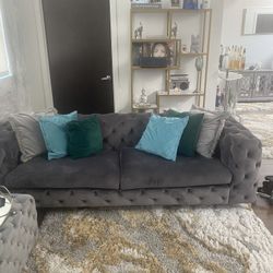  Elect Chesterfield Couch 