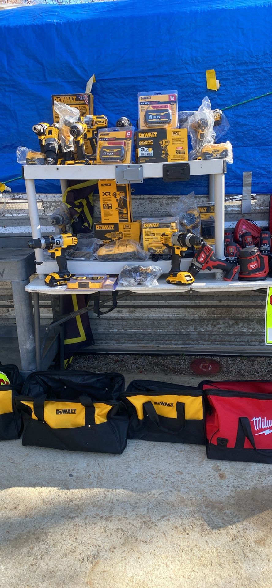 New tools, in good condition. Prices vary, ranging from $50 -$ 99 to $580 . There is a one month warranty , the money is not returned, only credit