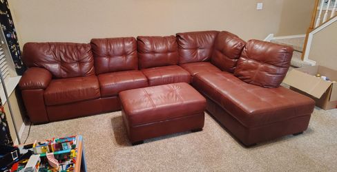 Red L-Shaped Sectional Couch/Sofa w/ Ottoman & Built-in Chaise (2 pictures posted)