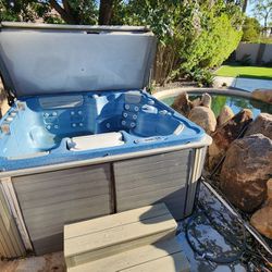 ThermoSpa Hot Tub / "Jacuzzi" **lots of new parts**

