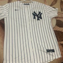 New never worn large n medium kids jersey