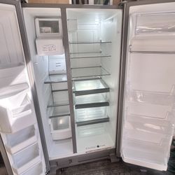 Refrigerator Whirlpool Size 33 X 66 