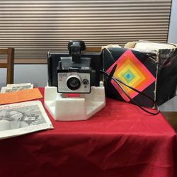 Vintage 1970’s Polaroid Square Shooter 2 Land Camera