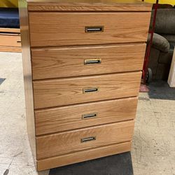 Solid Wood 5 Drawer Dresser. 