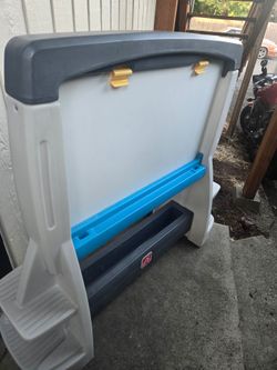 Step 2 white board /chalk board easel