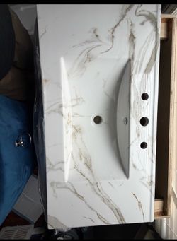 Bathroom, top vanity brand new inbox