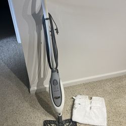 Shark Steam Mop + 3 New Pads 