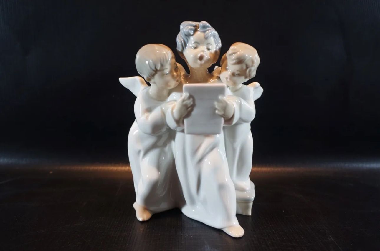 Lladro 4542 Retired Group of 3 Choir Angel Children Singing Figurine