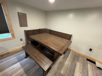 Nook Dining table