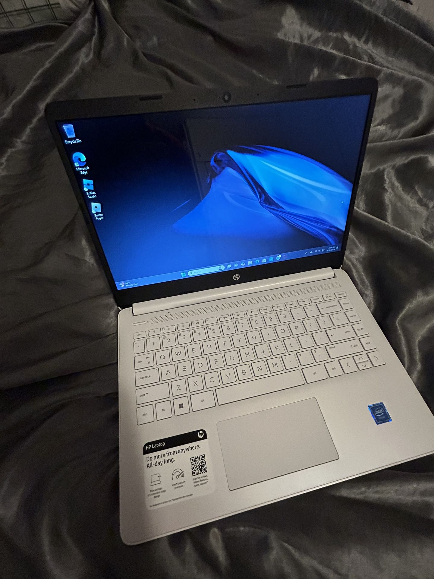 LAPTOP (MUST BE SOLD)