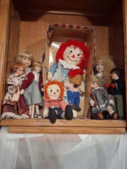 Vintage Doll Collection – Porcelain and Raggedy Ann