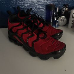 Nike Air Vapormax Plus (red and black size 10.5)