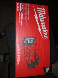 MILWAWKEE M18 LIGHT