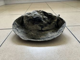 Men’s Medium camo Bucket Hat