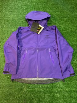 Men’s Arc’teryx Gore-Tex purple windbreaker jacket