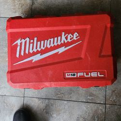Milwaukee  18 V Fuel Drill Set