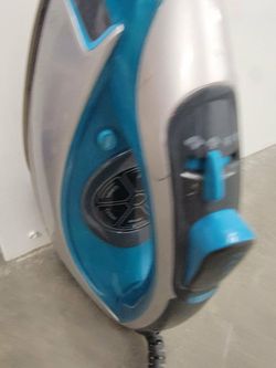 Sunbeam Turbo Steam clothes Iron Corded Blue