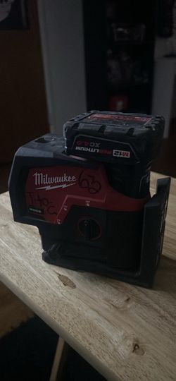 Milwaukee Laser Level m12