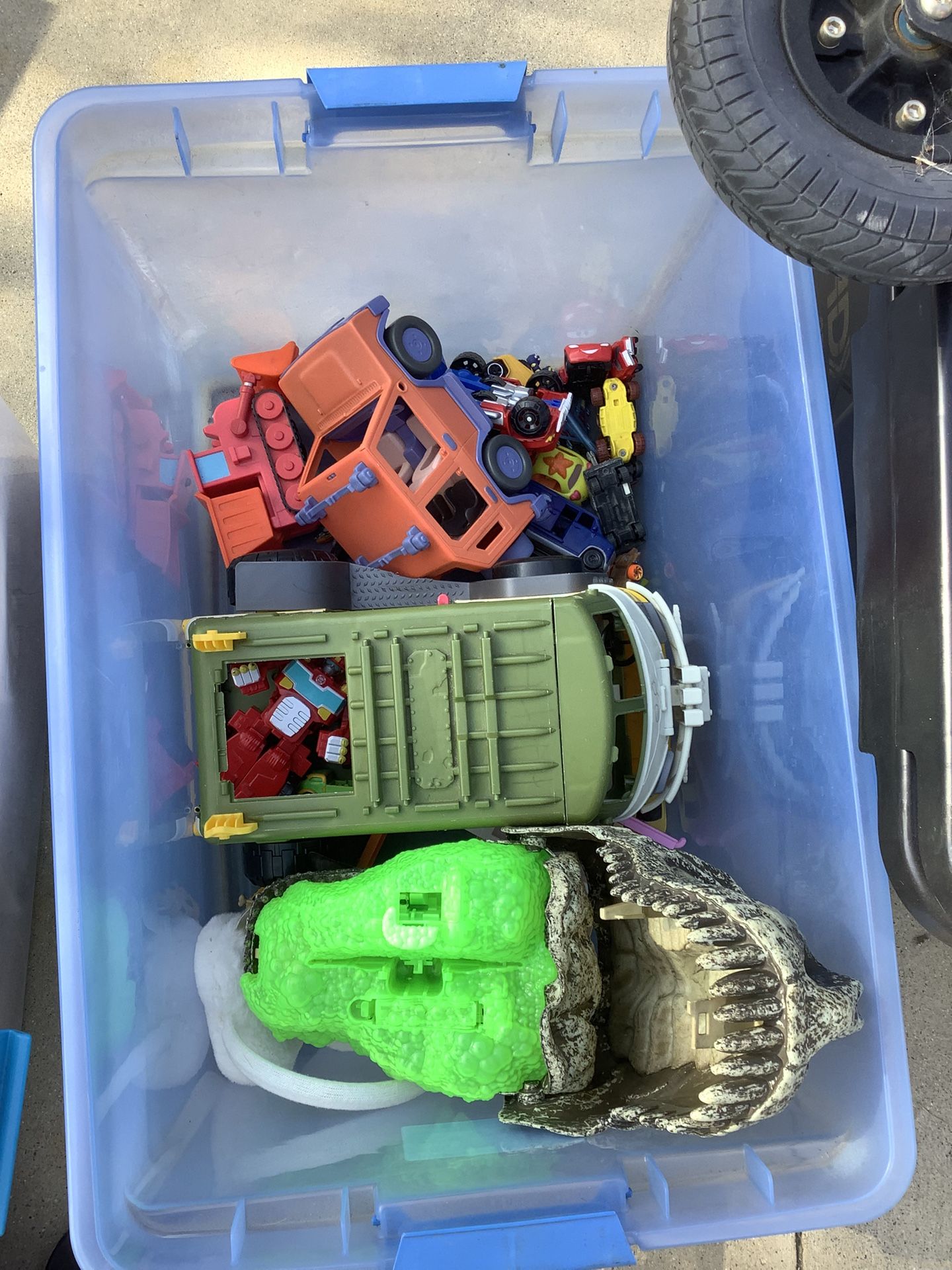 Box Of Toys Hot Wheels TMNT