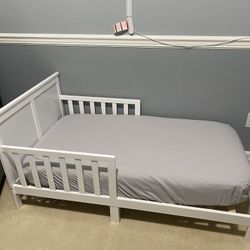 Toddler Bed-Barely Used