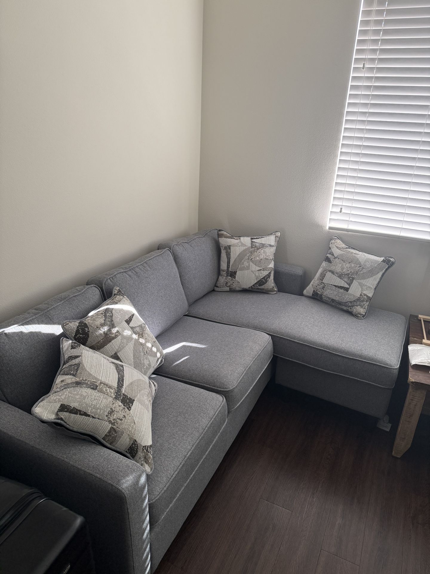Gray Sectional Sofa with Throw Pillows (LIKE NEW)