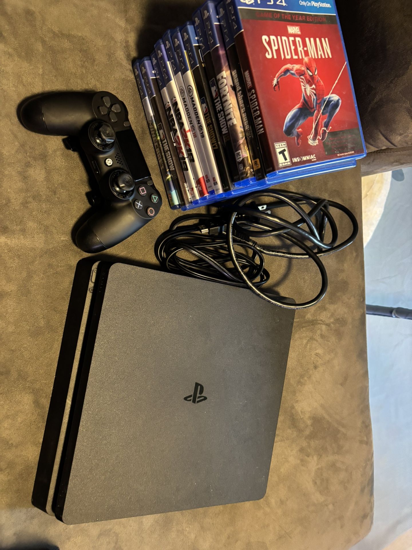 PS4 Slim
