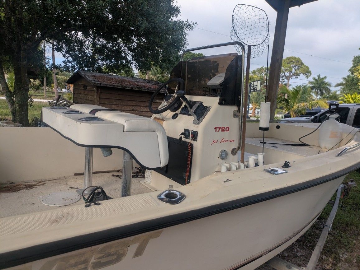 1993 Key West 17'2 Sportsman