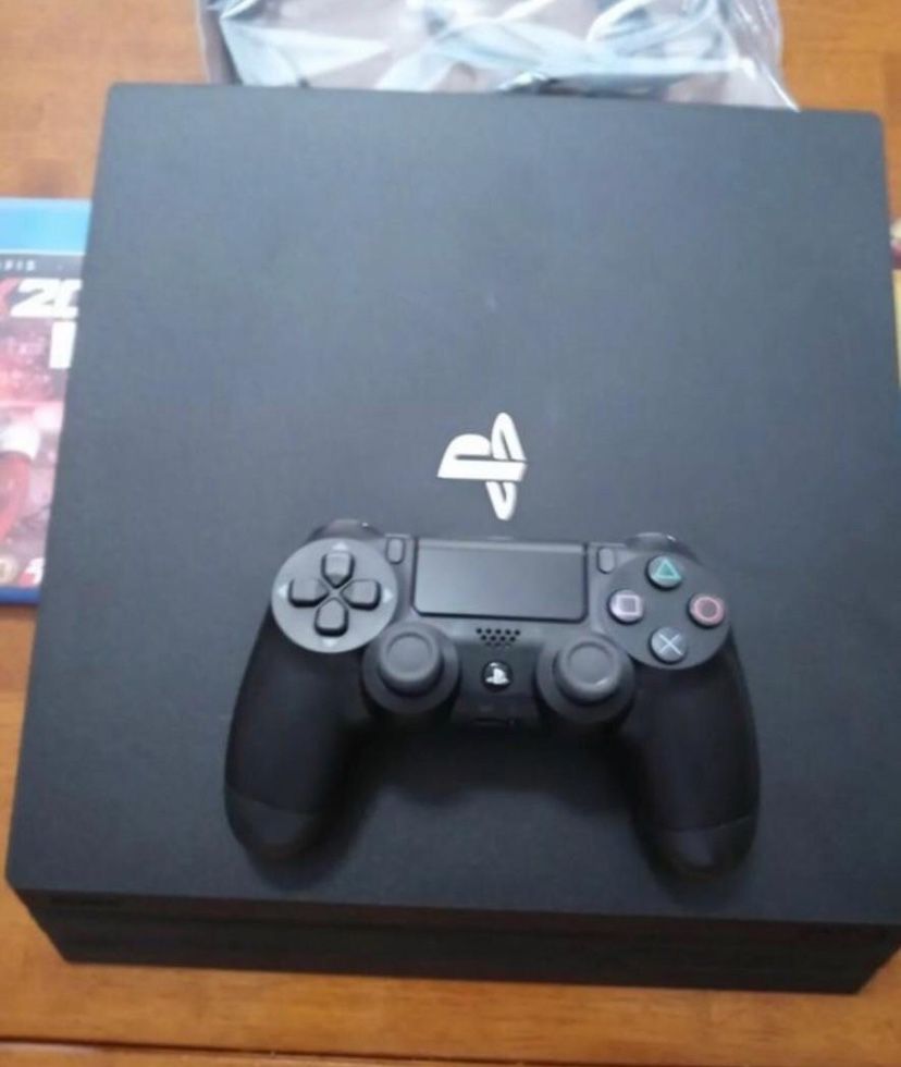 PS4 Pro (1TB) – Open Box – 1 Controller + 3 Games – Like New