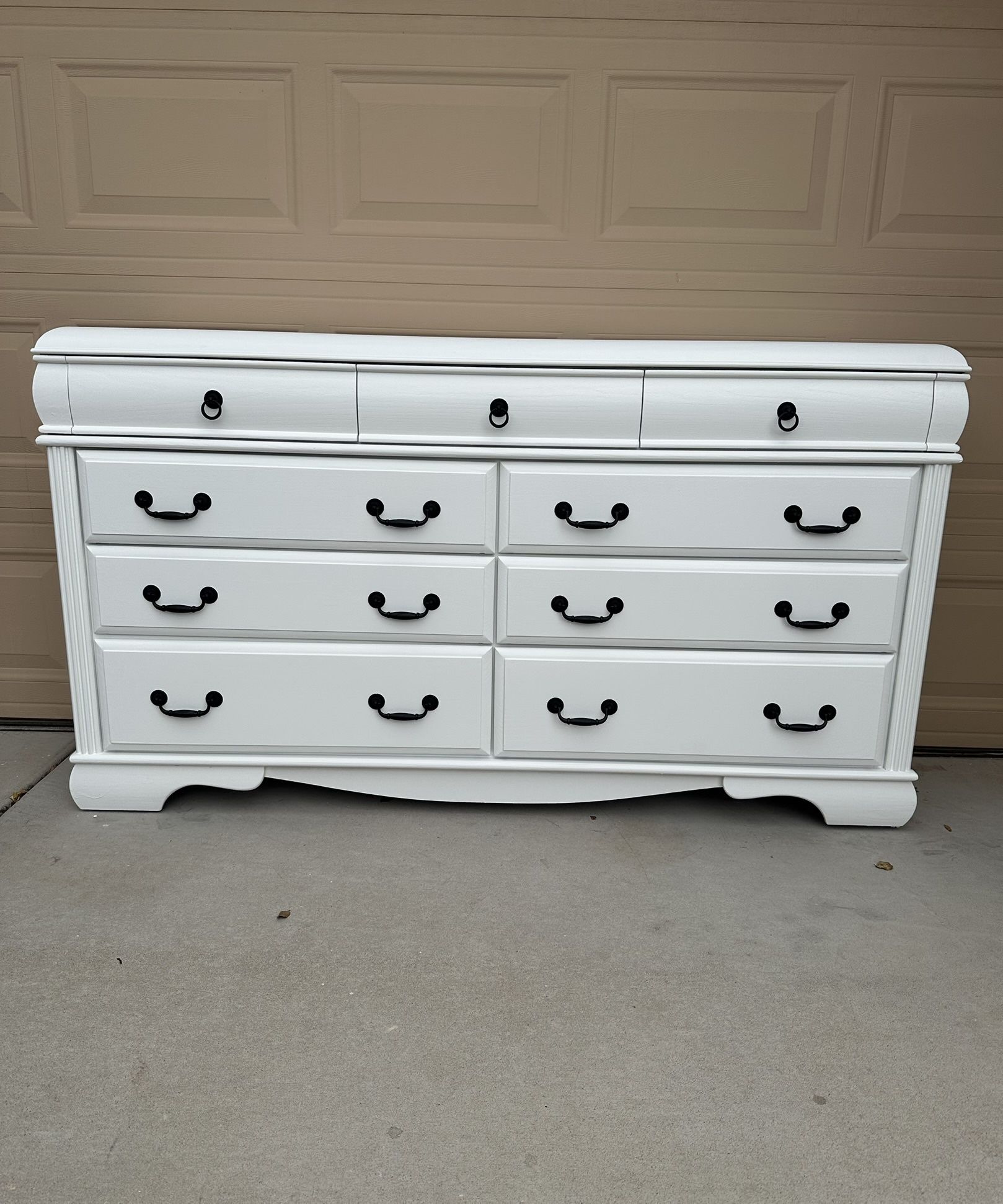 Dresser White 9-Drawers