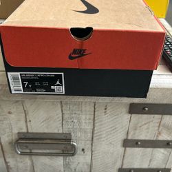 Air Jordan 11 Retro Low 