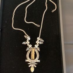 EUC Stella & Dot Eclipse Pendant Necklace