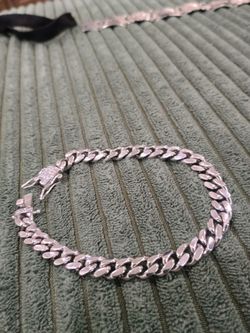 Stirling Silver Cuban Link Bracelet /w Moissanite