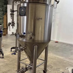 Stainless Steel Sanitary Process Tank - 2" Jacketed, Net Volume 2 BBL I Brewery Equipment