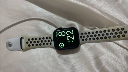 Apple Watch Series 8 45mm. 