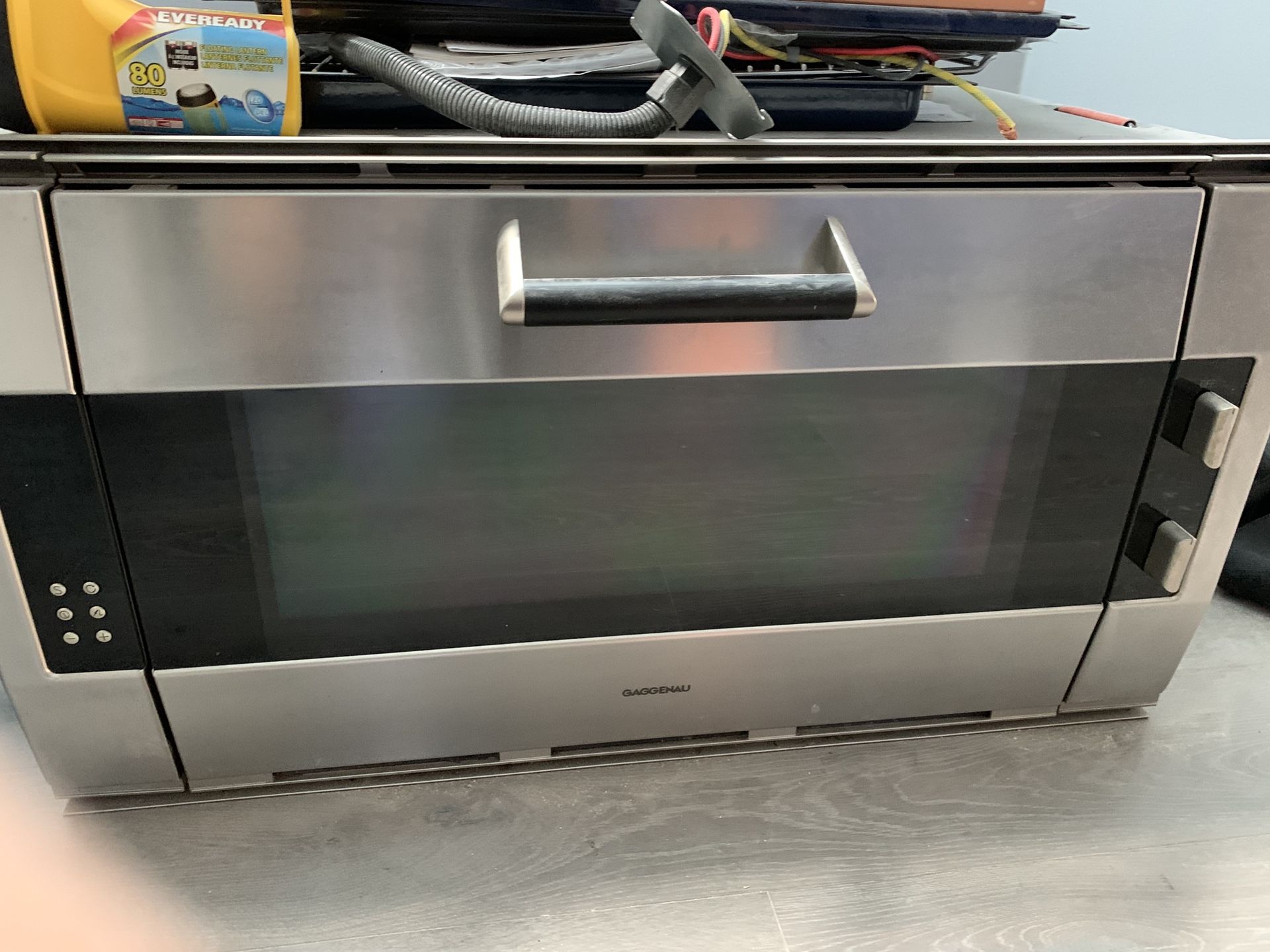 Gaggenau 36” single electric wall oven 3.07 cu ft capacity for Sale in