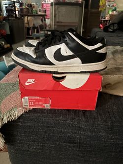 Nike low dunks retro panda
