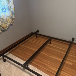 Metal bed frame - full size 
