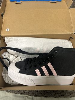 Adidas Girls/Women size 6