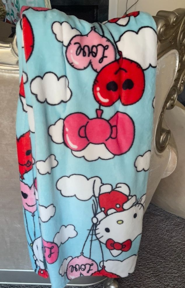 Valentine Hello Kitty Blanket