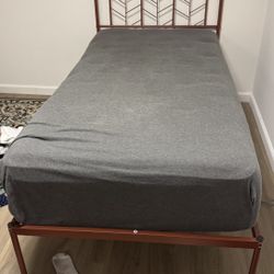 Bed Platform twin XL With Mattress