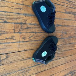 Boys Shoes - Size 1 - PF Flyers